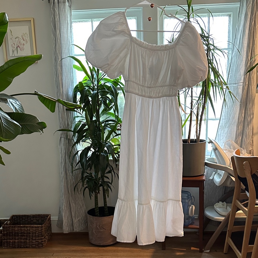 Elegant White Puff Sleeve Dress